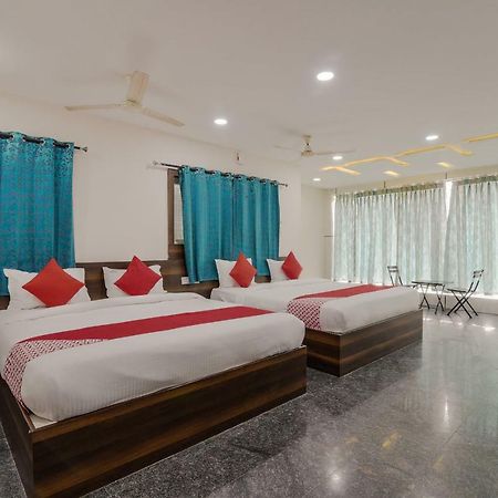 Neema Residency Hotel Anantapur Luaran gambar